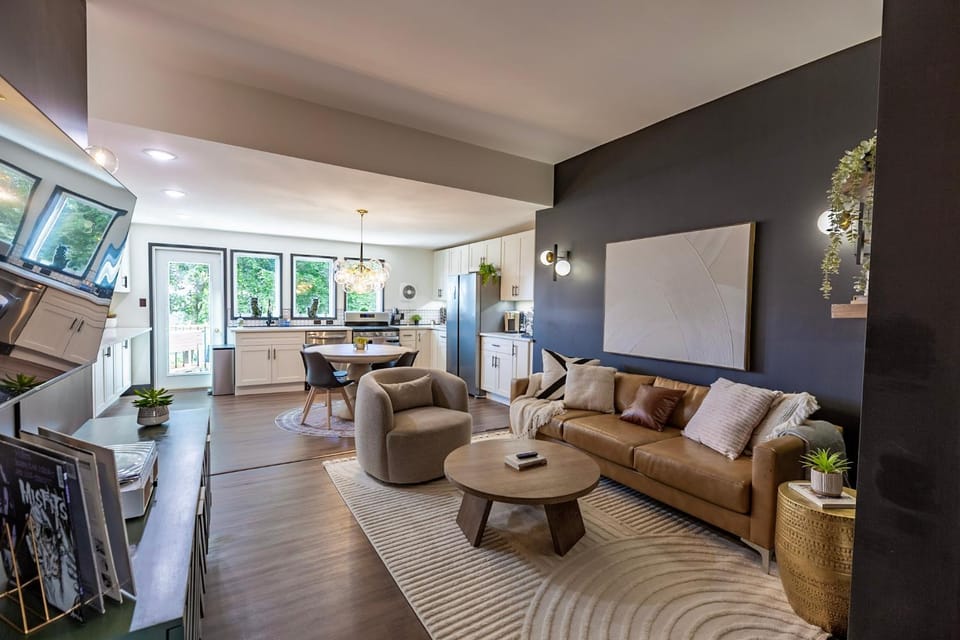 View (from property/room), Kitchen or kitchenette, Living room, Photo of the whole room, Seating area, Dining area