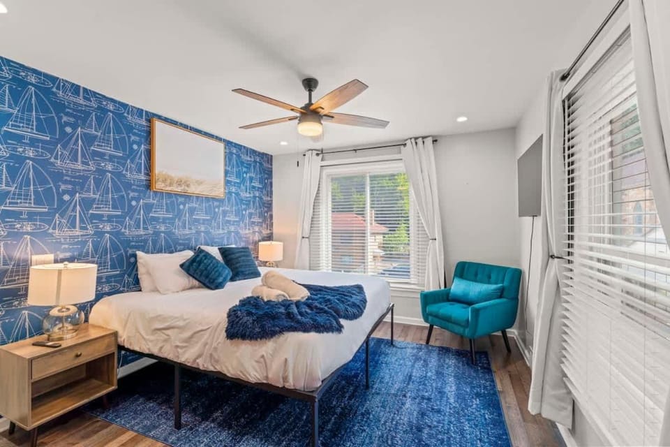 2 King Beds w Hot Tub Near Butler St House in Pittsburgh