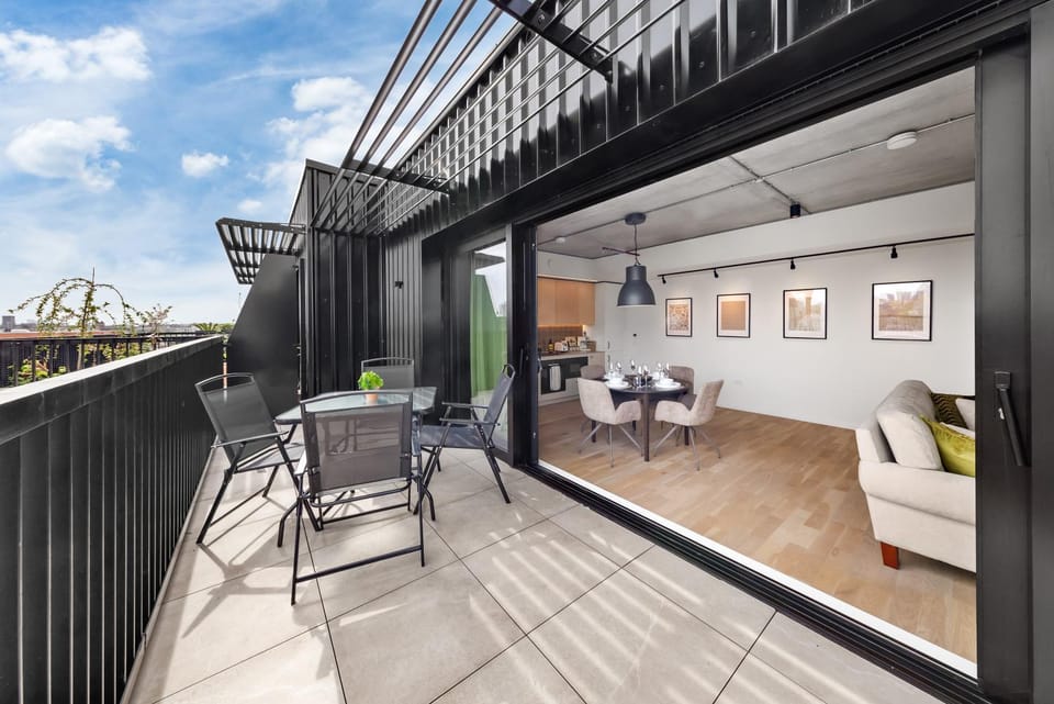 Balcony/Terrace, Dining area