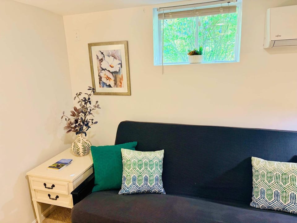 Private & Cozy Suite in North Asheville House in Woodfin