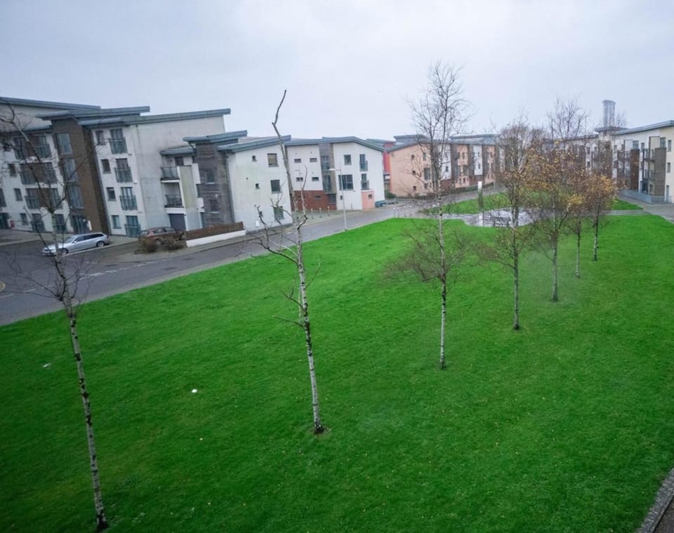 Swansea Marina & Beach Retreat - 3 Bed & Parking House in Swansea