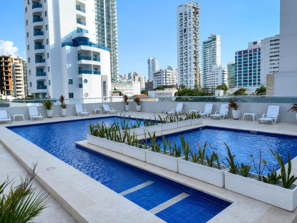 Balcony/Terrace, City view, Swimming pool, sunbed