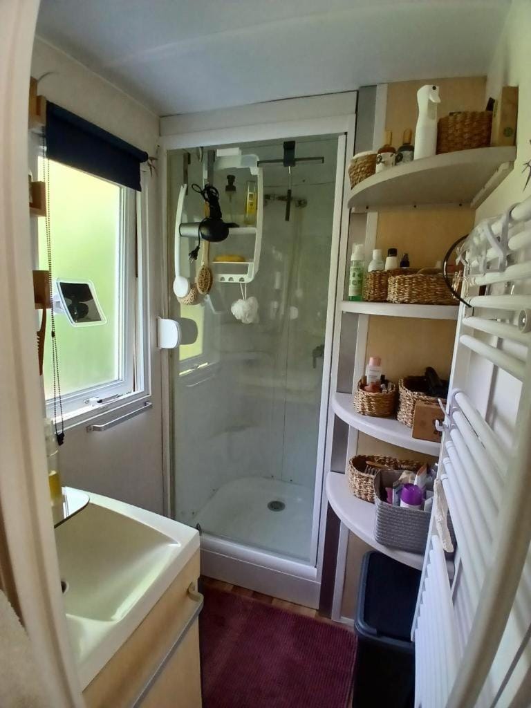 Chalet Bois aux portes de Parthenay Chalet in Nouvelle-Aquitaine