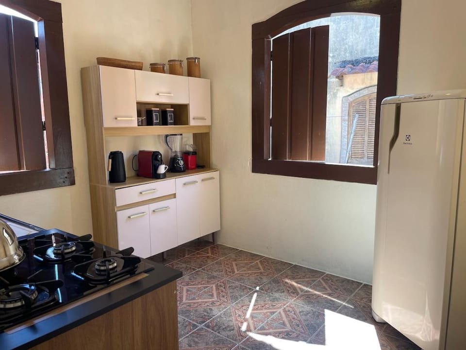 Coffee/tea facilities, Kitchen or kitchenette, pet friendly, stove, kitchen