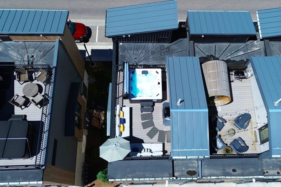 Patio, Day, Natural landscape, Bird's eye view, Hot Tub, View (from property/room), Balcony/Terrace, Seating area, Mountain view, sunbed