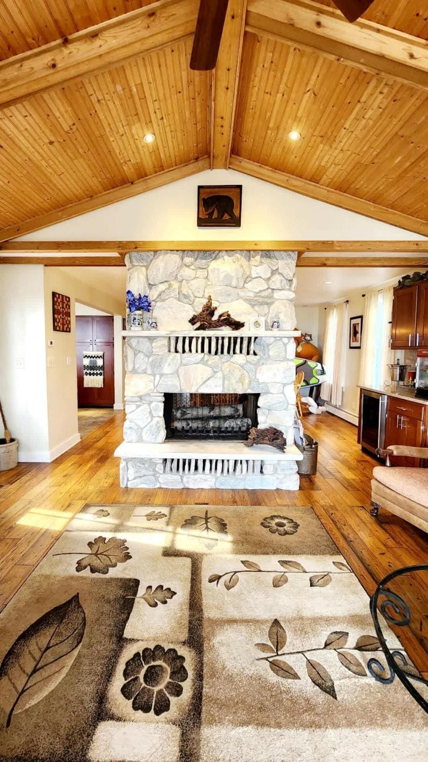 The Fireside Lakehouse House in Oneida Lake