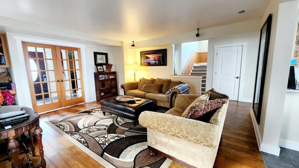 The Fireside Lakehouse House in Oneida Lake