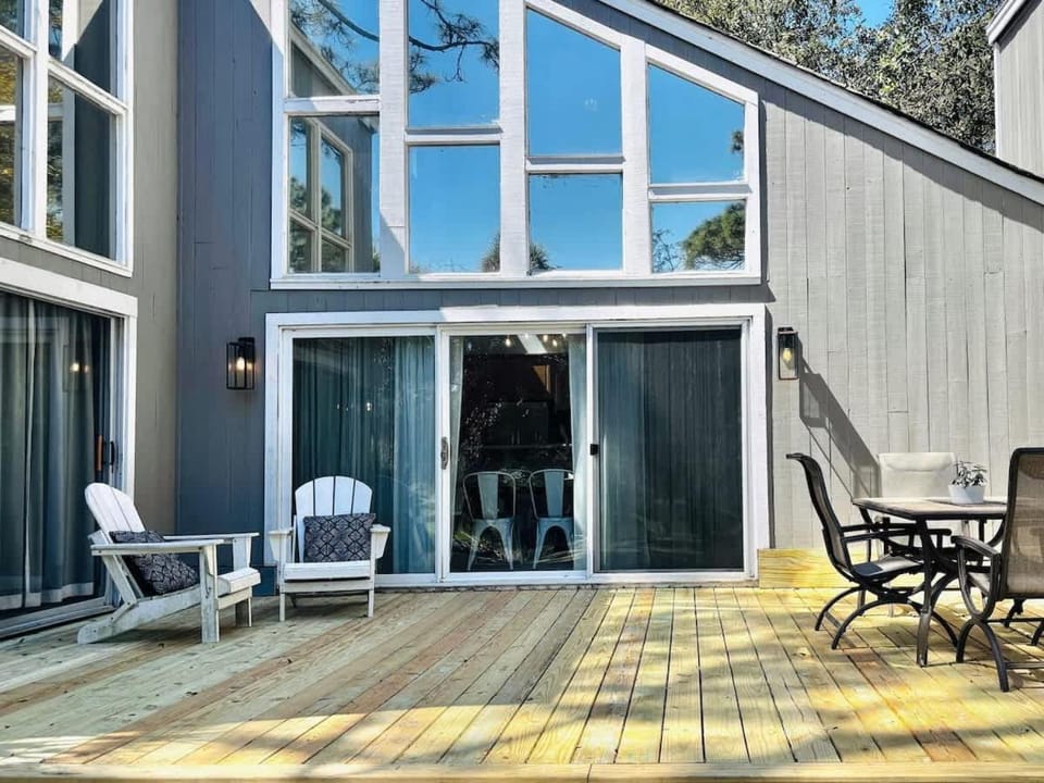 The Canopy House - A Fripp Island Getaway House in Saint Helena Island