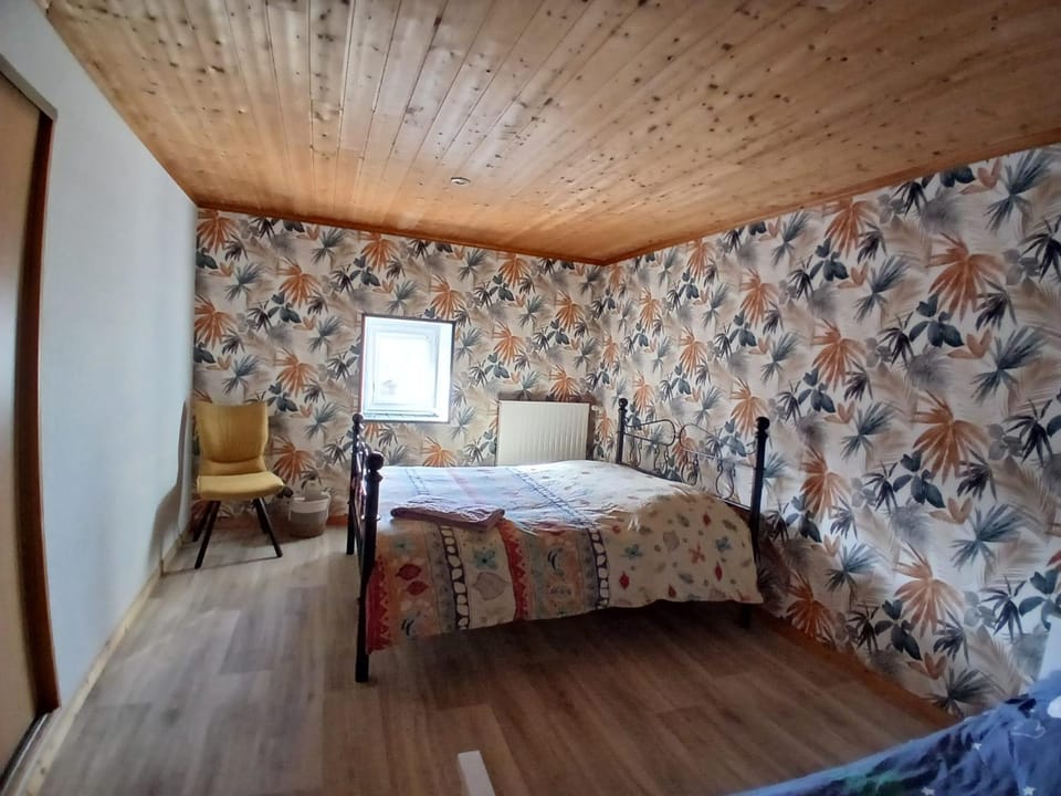Bed, Photo of the whole room