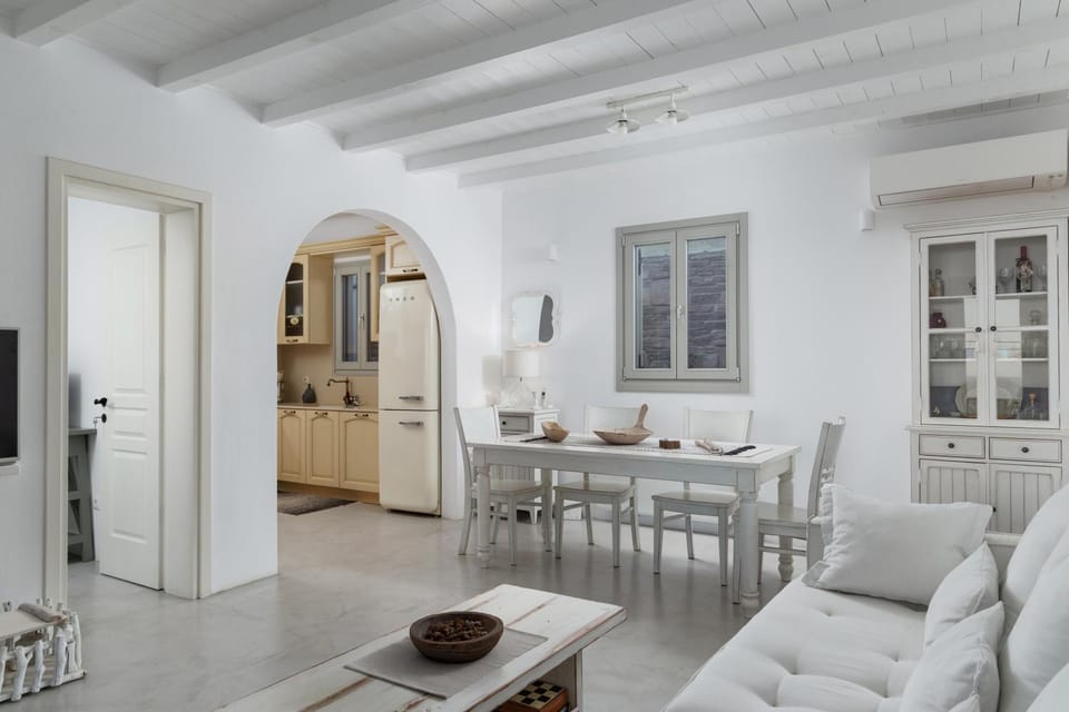 Living room, Dining area, kitchen