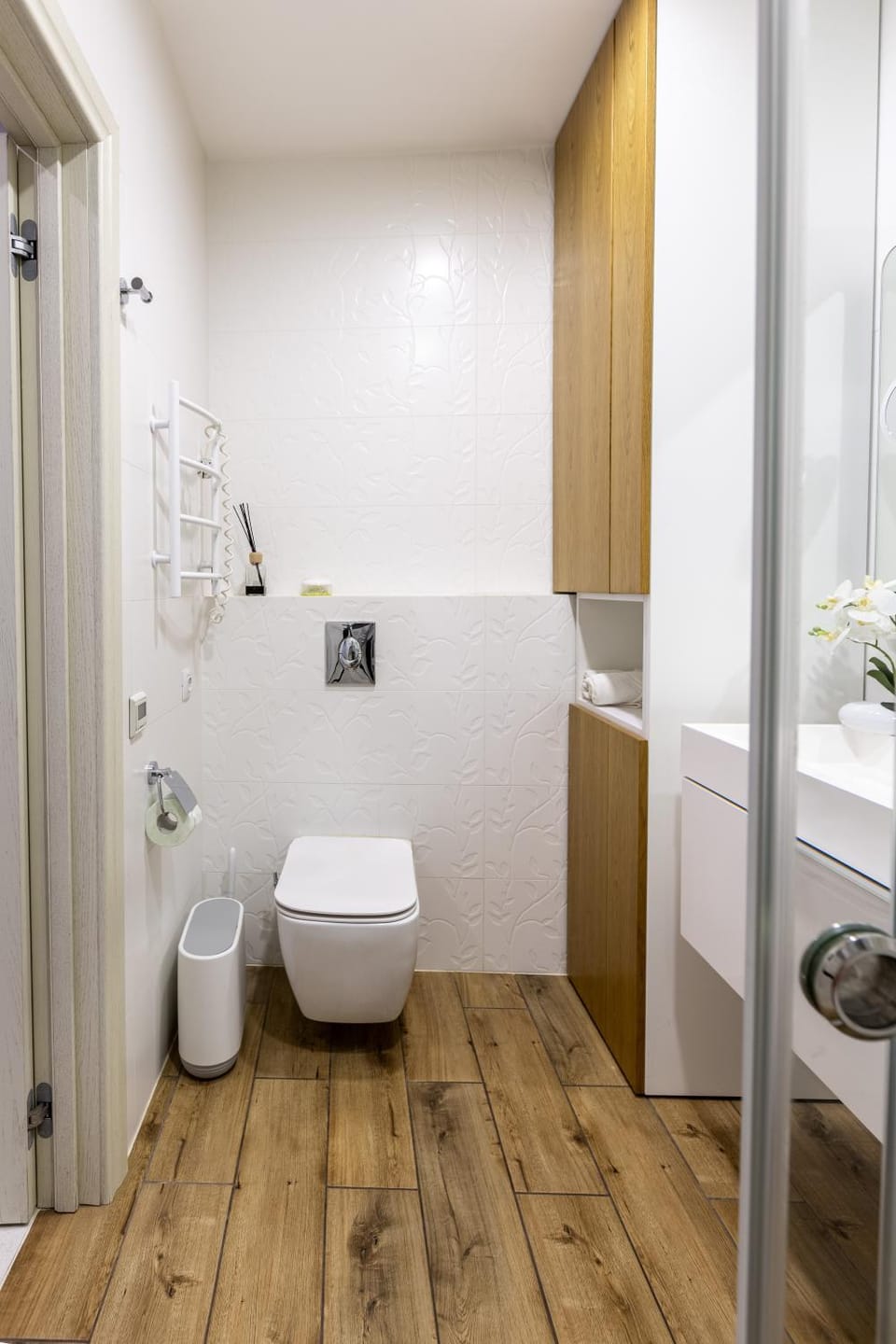 Toilet, bidet