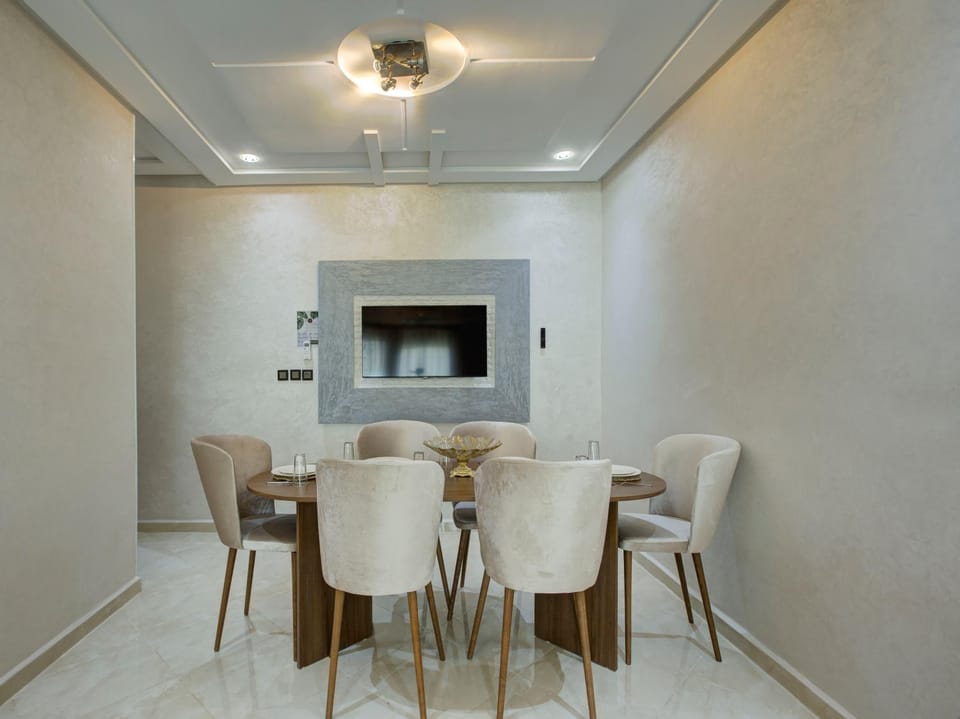 Fès Center Elegant Flat Next to Café Blanco, Med Apartment in Fes
