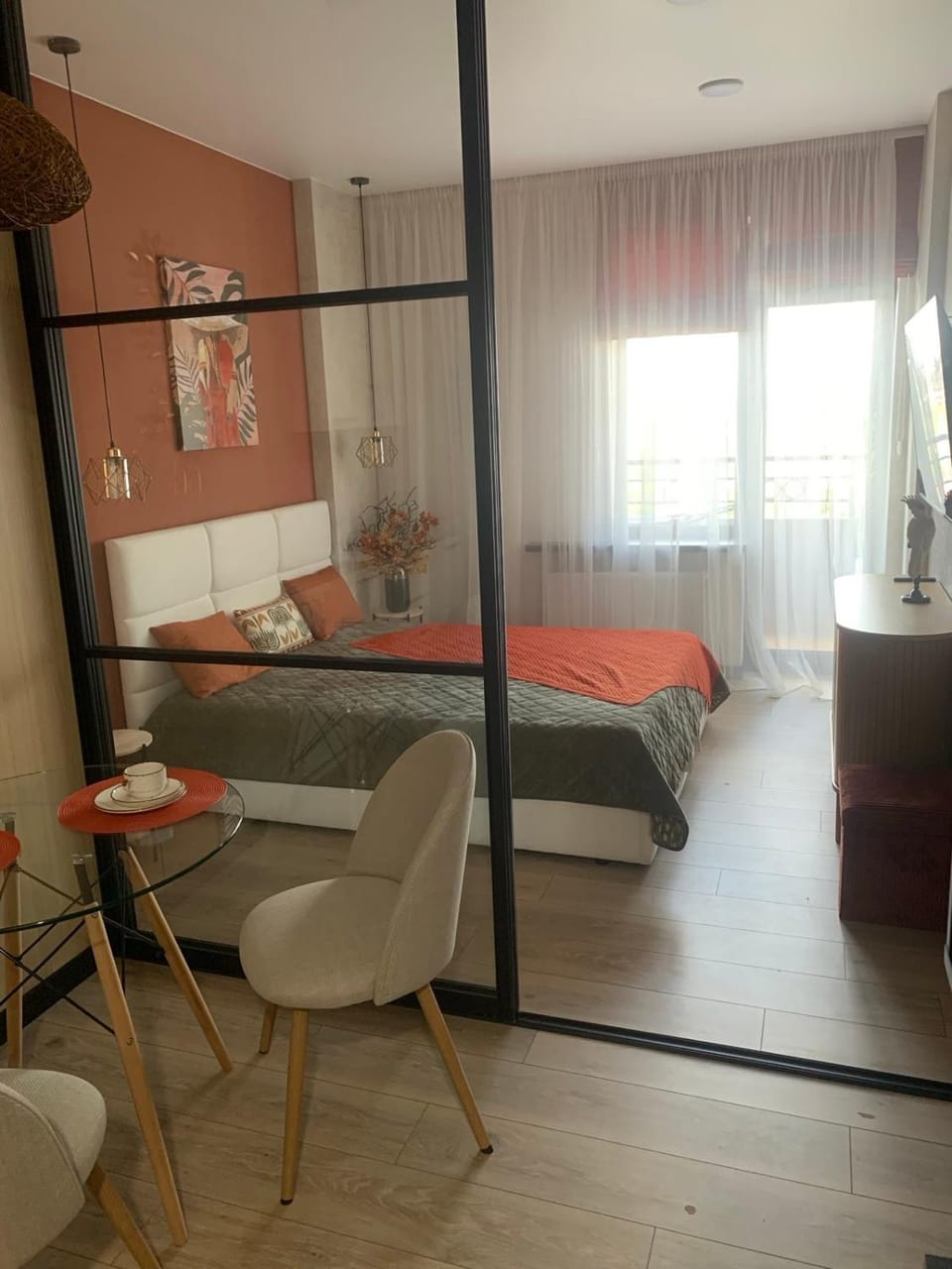 Bed, Seating area