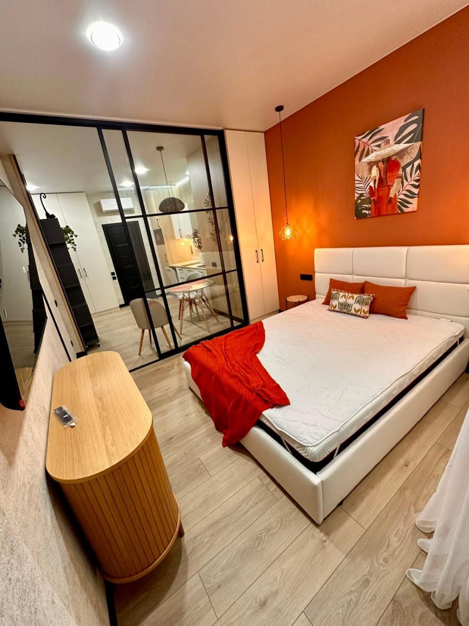 Bed, Seating area