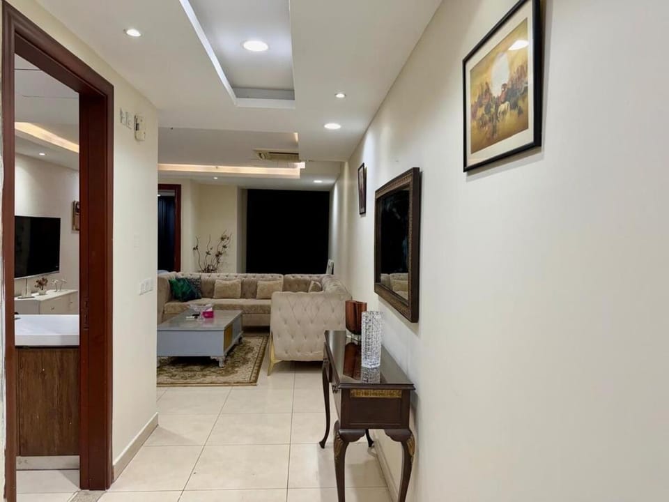 Executive 1BR in DHA 4 with Self Check-In & close to shops Apartment in Lahore