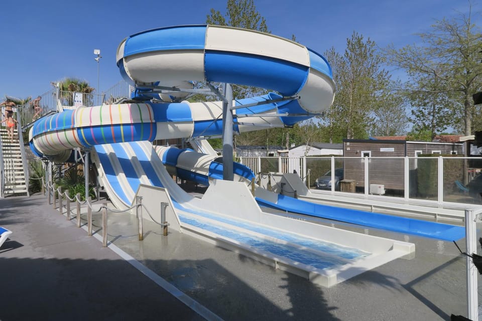 Aqua park, Swimming pool
