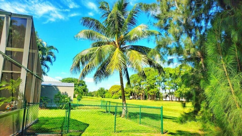 Spacious Estate Home Country Club Pool & Patio House in Port Saint Lucie