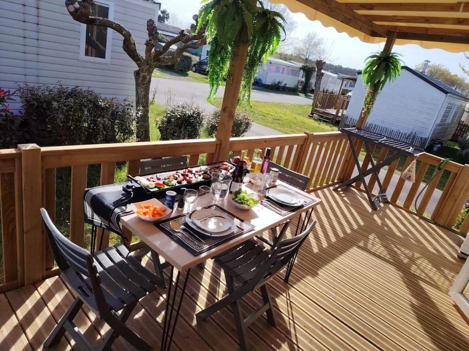 MOBIL-HOME "A13" tout confort avec piscine & lave-linge gratuits Campground/ 
RV Resort in Mimizan