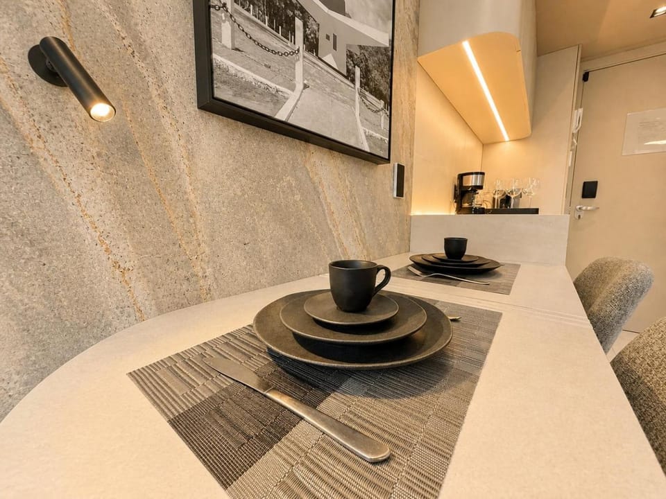 Seating area, Dining area