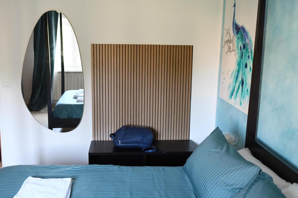 Bed, Photo of the whole room, Bedroom, internet