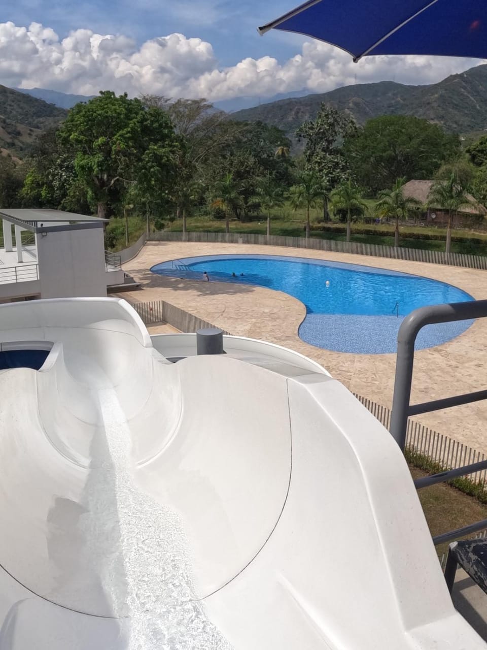 Apartasol familiar con piscinas, toboganes y aire acondicionado Apartment in Santa Fe de Antioquia