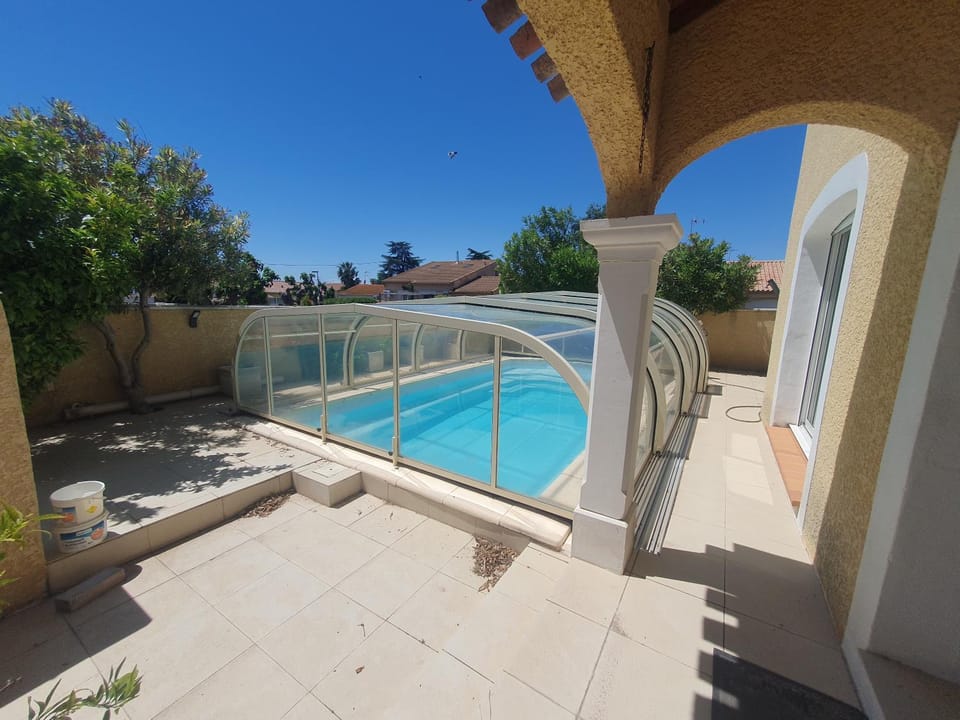 Patio, sunbed