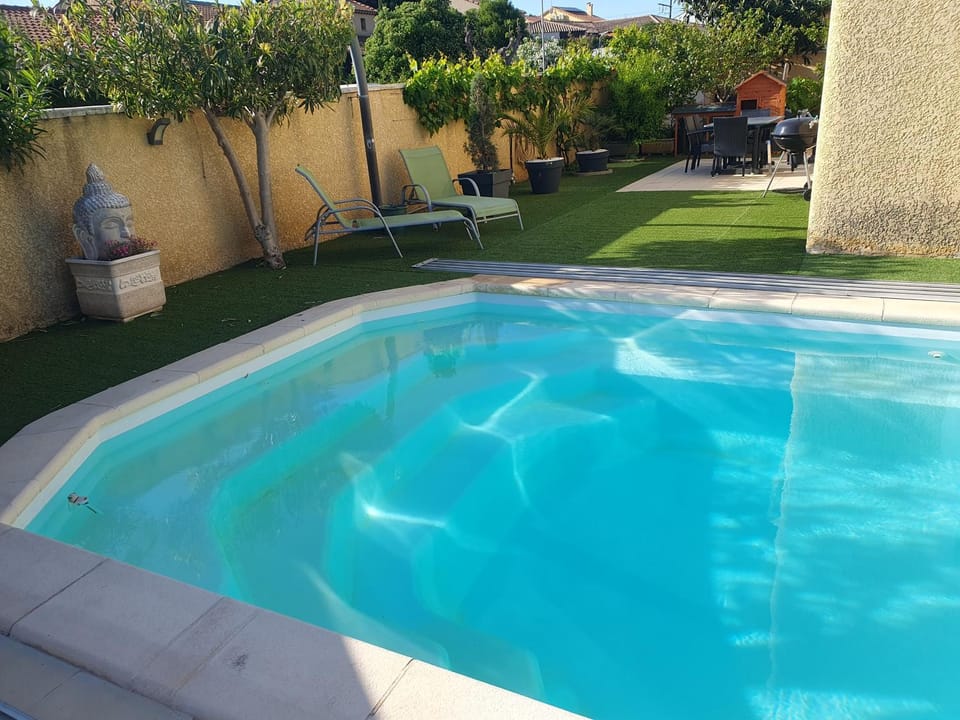 Property building, Swimming pool