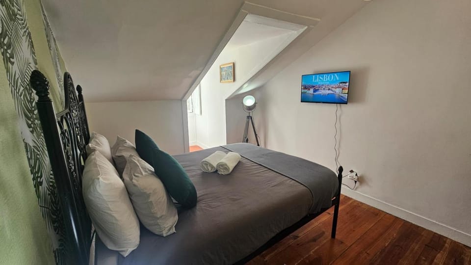 Bed, TV and multimedia