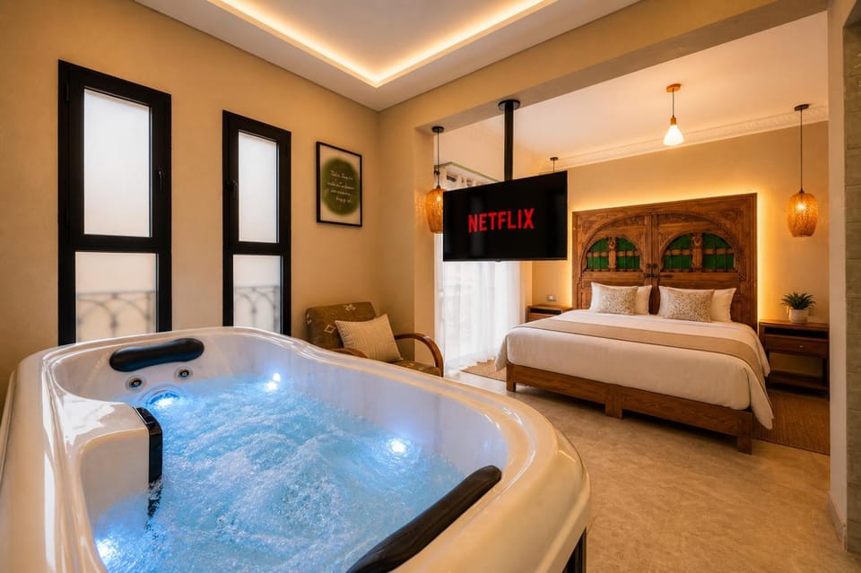 Hot Tub, Bedroom