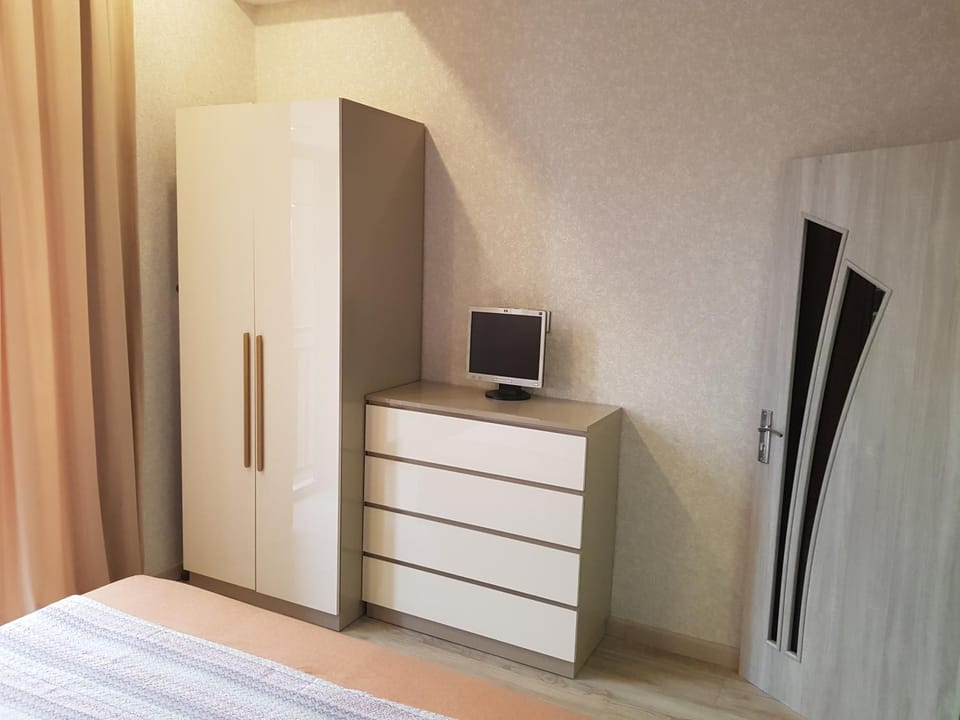 Bedroom, wardrobe