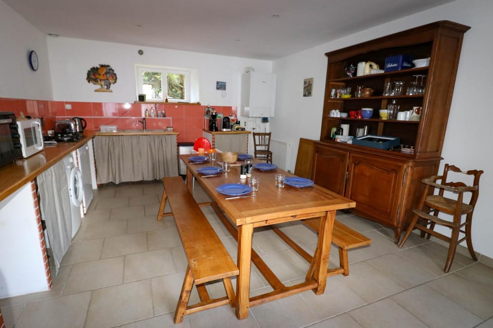 Dining area, kitchen
