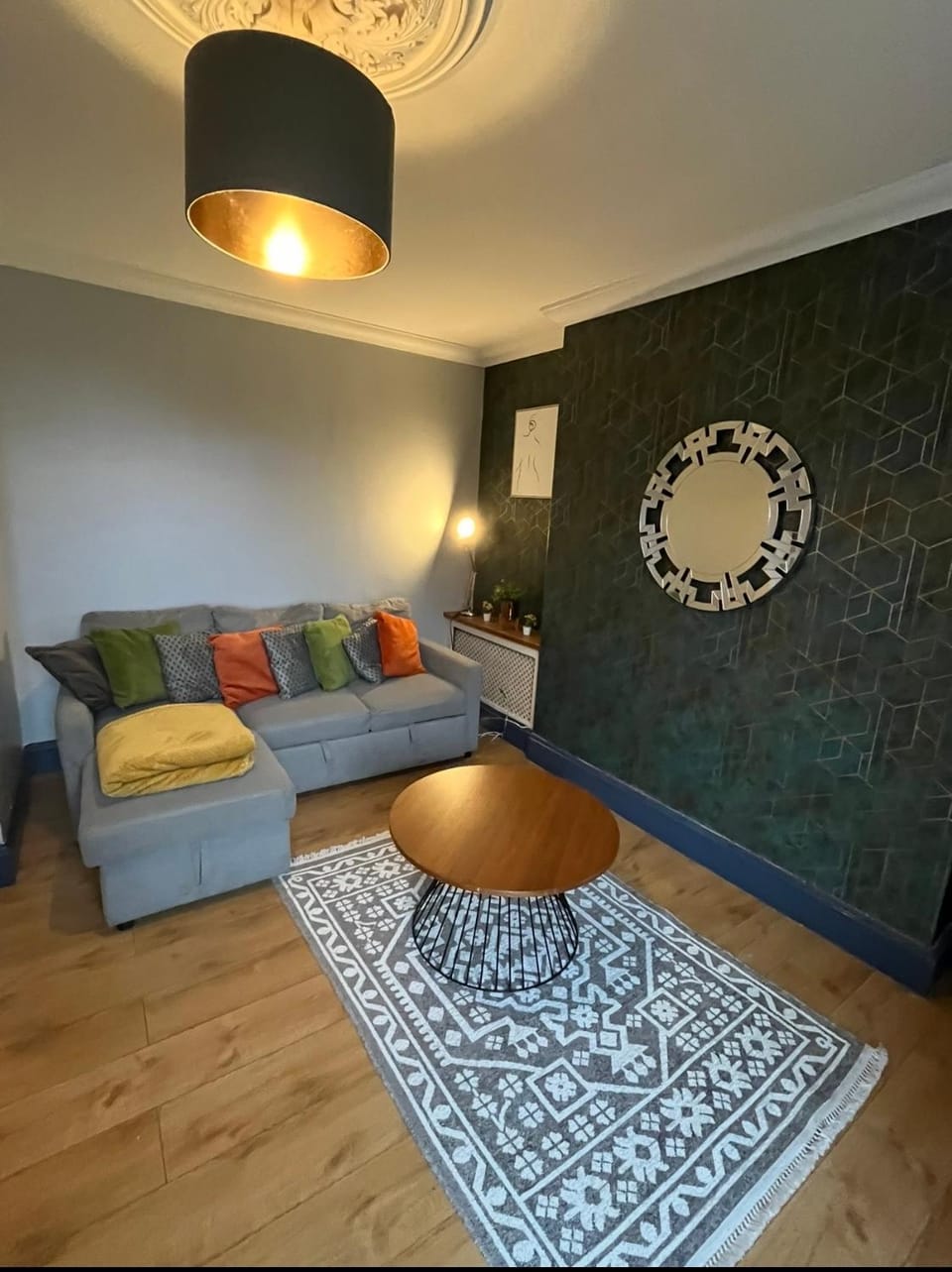 Prime location Clifton one bed self contained flat with free parking for 2 cars Apartment in Bristol