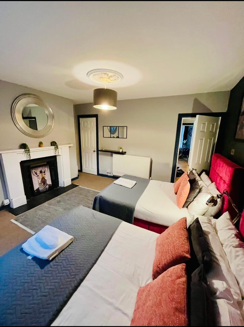 Prime location Clifton one bed self contained flat with free parking for 2 cars Apartment in Bristol