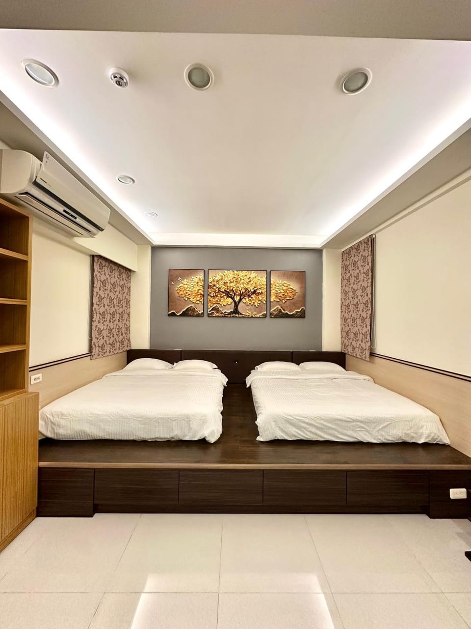 Photo of the whole room
