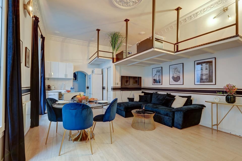Luminous apartment in Champs-Elysees Apartment in Paris