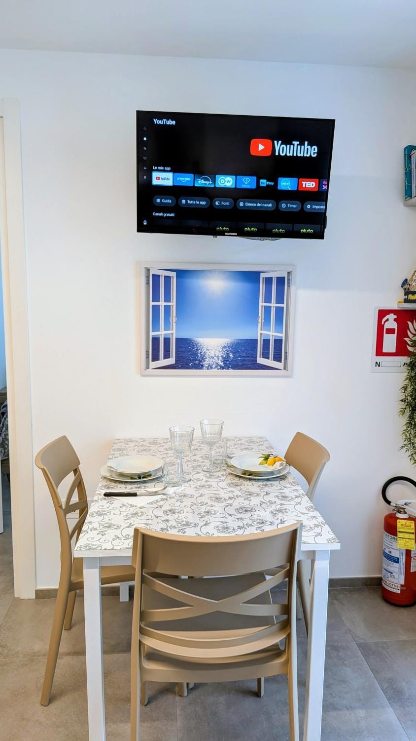 TV and multimedia, Dining area