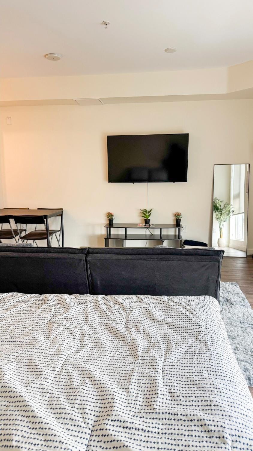 Walk to Dodger Stadium Studio Near Hollywood DTLA Apartment in Echo Park