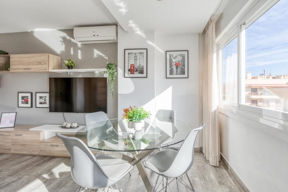 Living room, Dining area, air conditioner