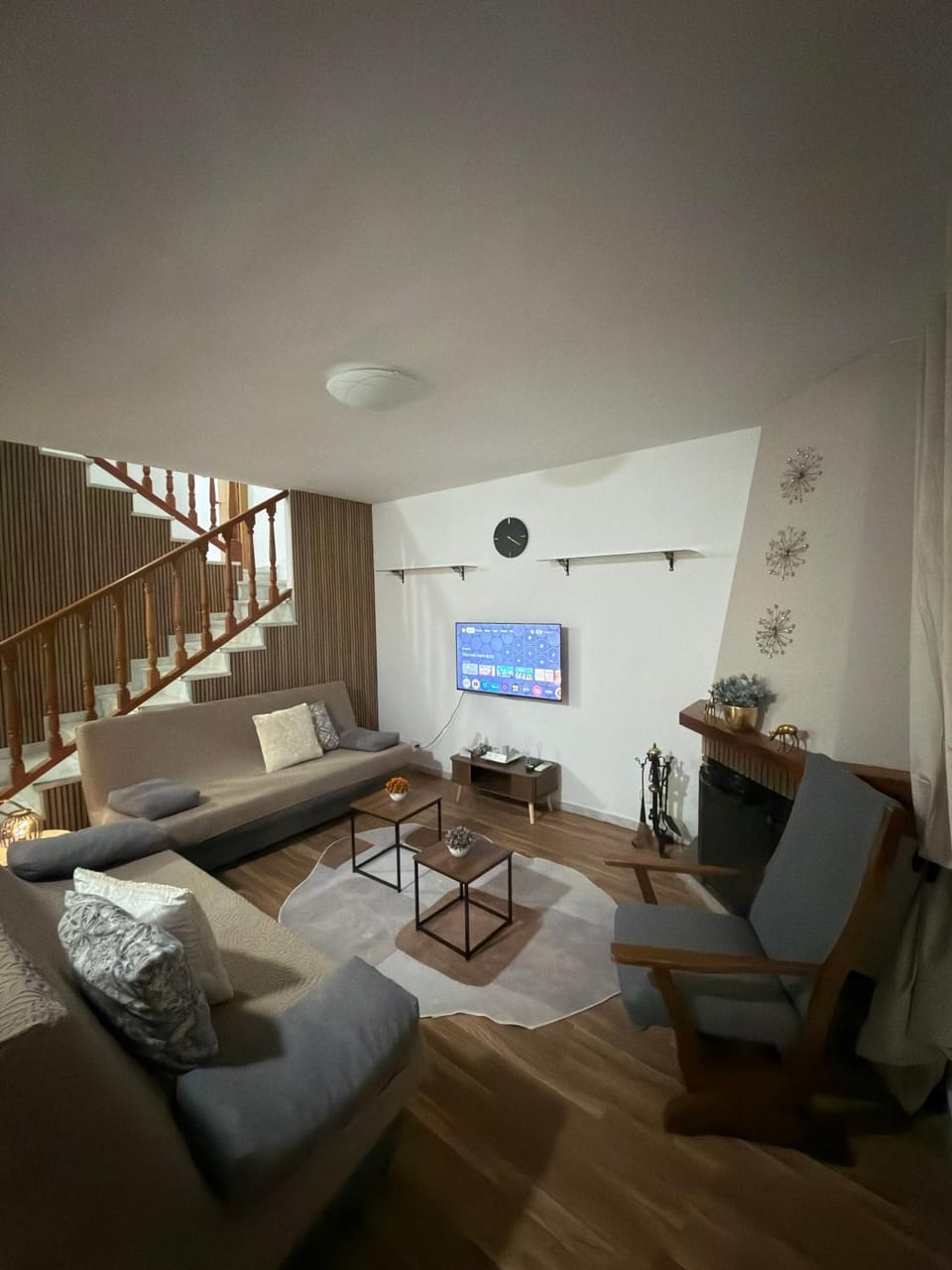 TV and multimedia, Living room, Seating area