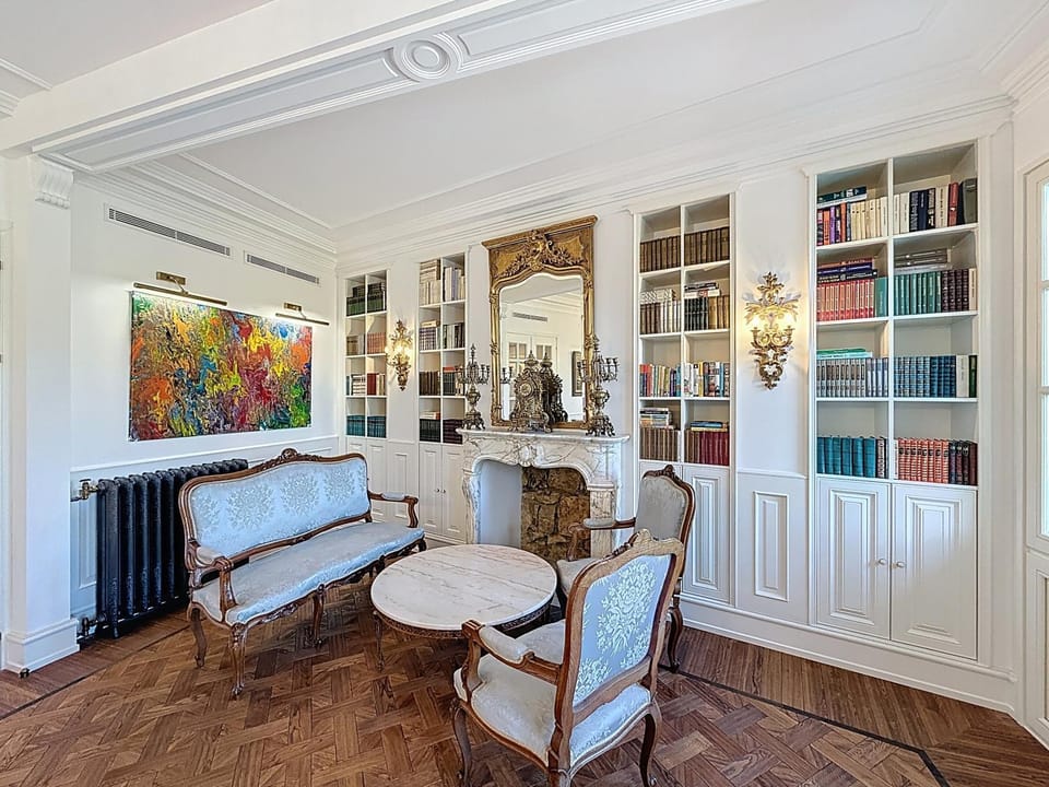 Library, Living room, Seating area