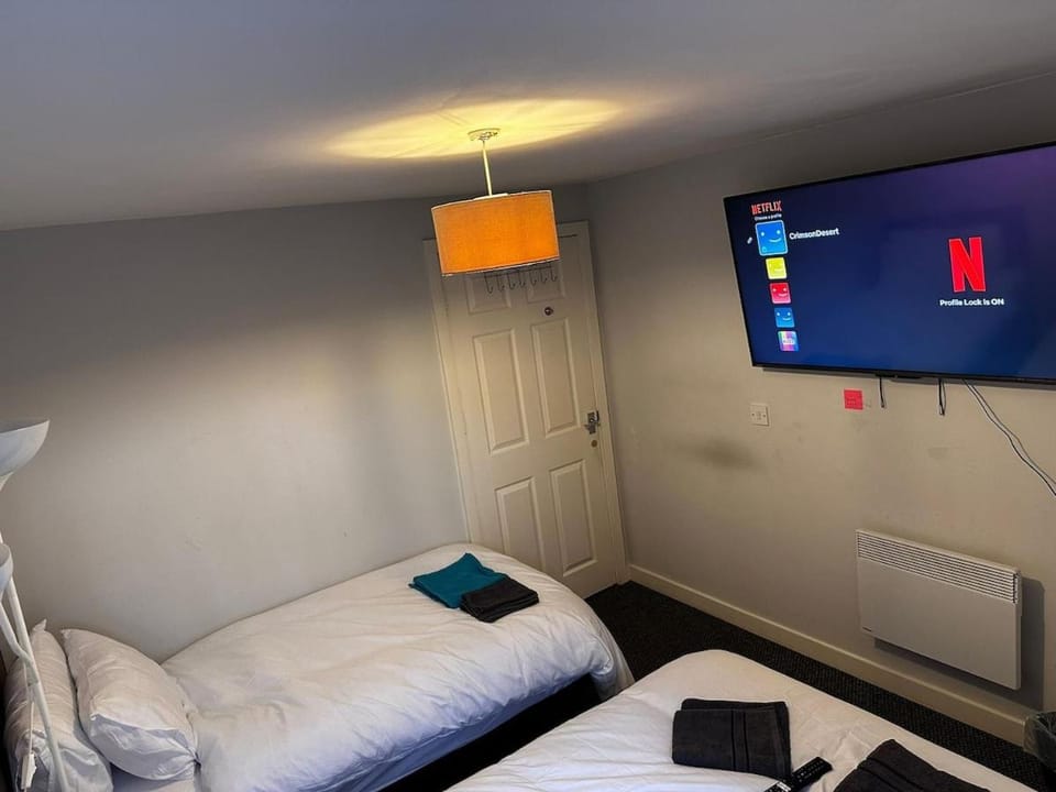 Flat by City centre, hospital and train station Apartment in Burton upon Trent
