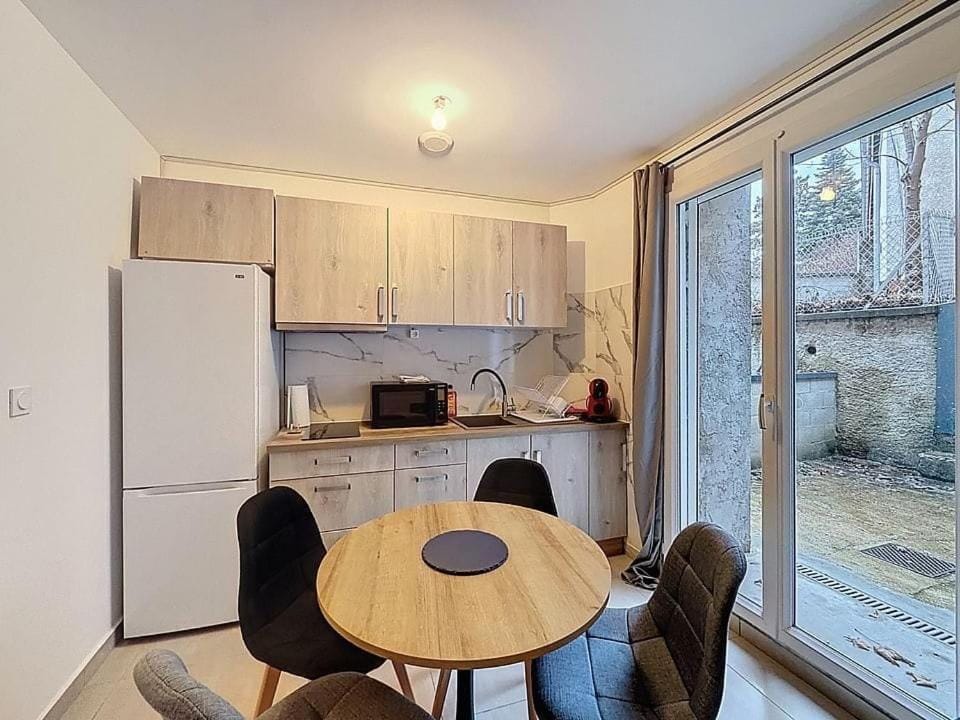 Appartement T2 - centre ville Apartment in Oyonnax