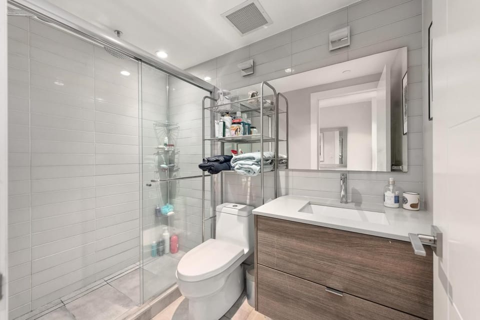 Shower, Toilet, Bathroom, Bath