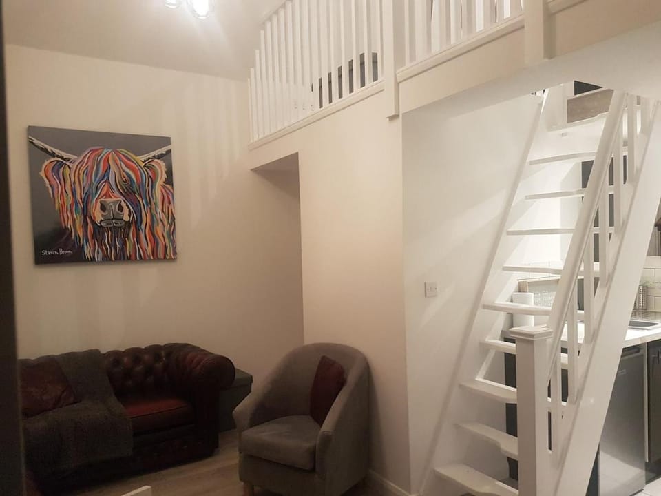 Cosy Coastal Lodge Walk to Beach Free Parking House in Llantwit Major