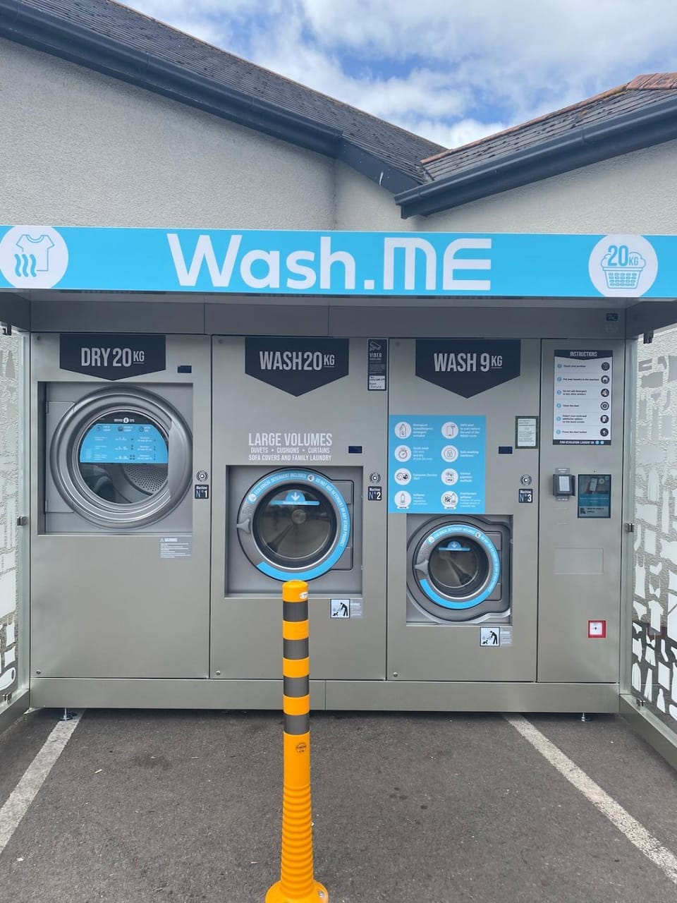 Cosy Coastal Lodge Walk to Beach Free Parking House in Llantwit Major