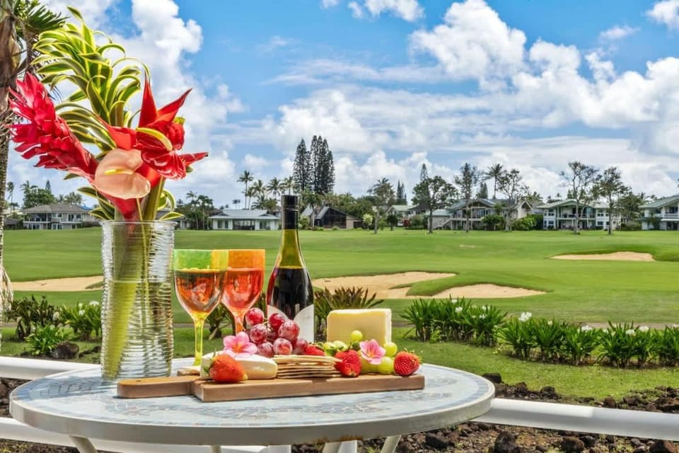 Elegant Sanctuary Pool Spa Golf Views & Massage Chair House in Princeville