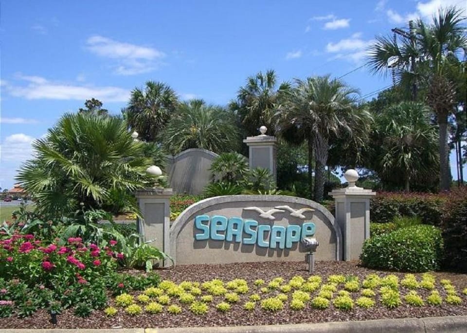 Seascape 1BR Villa Sleeps 4 Close to Beach Villa in Miramar Beach