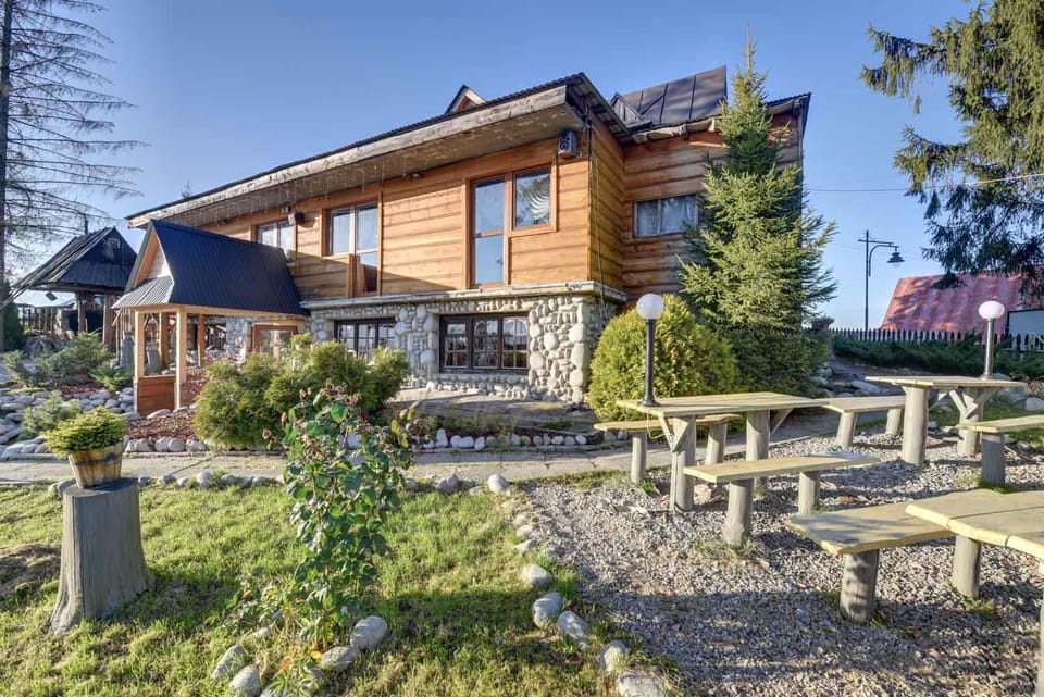 Property building, Spring, Day, Garden