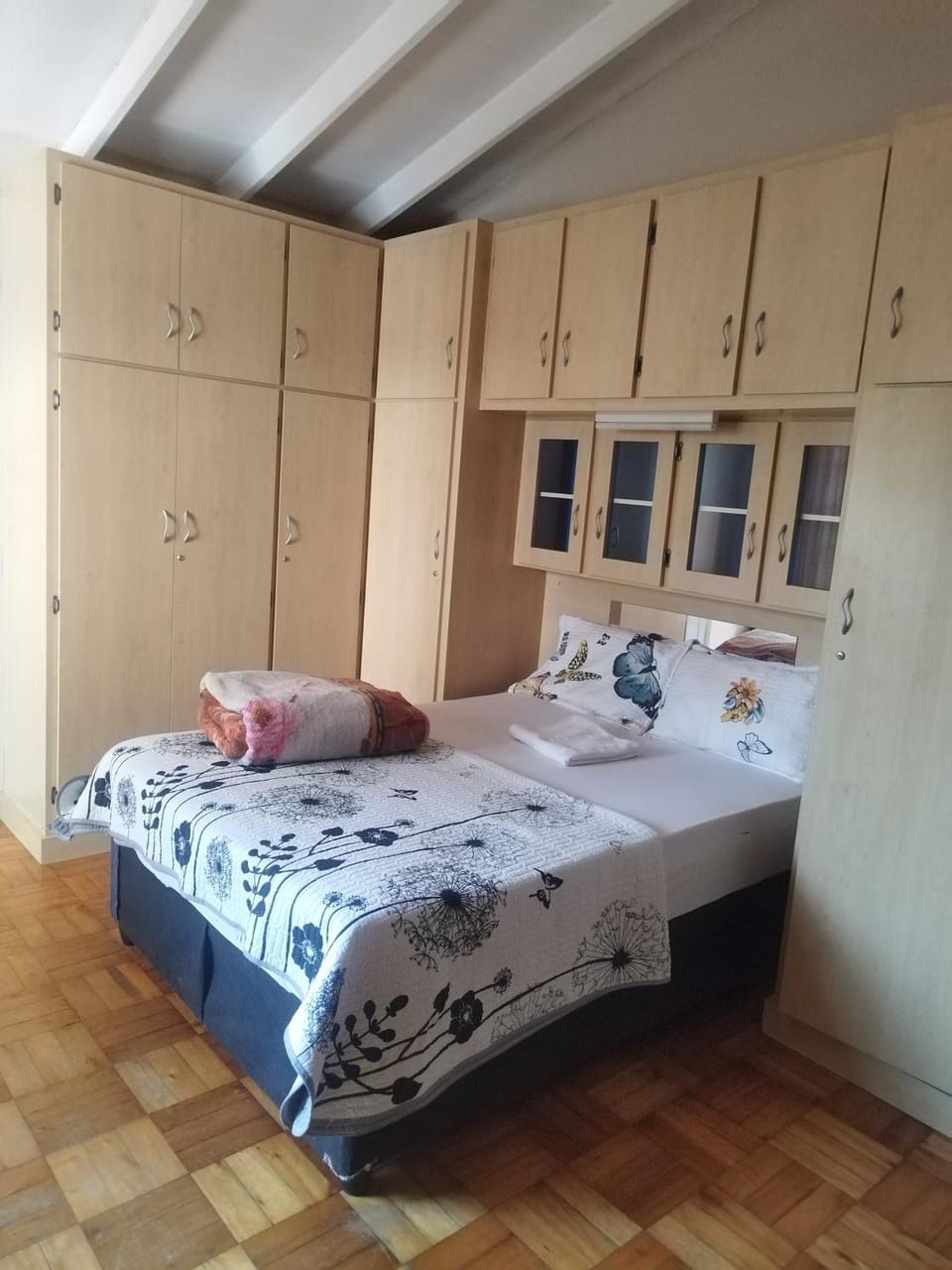 J&J Paradise Guesthouse Bed and Breakfast in KwaZulu-Natal