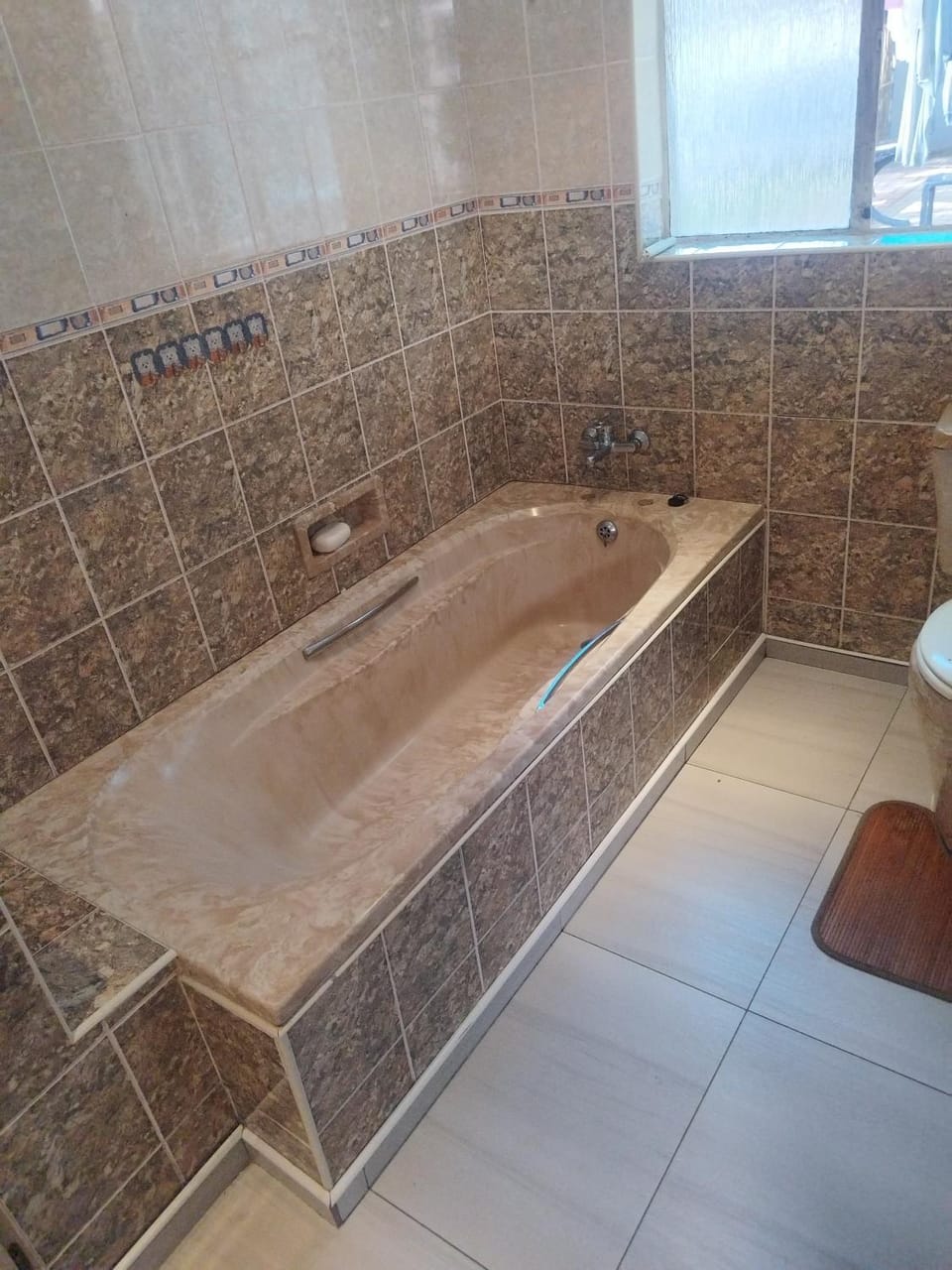 J&J Paradise Guesthouse Bed and Breakfast in KwaZulu-Natal